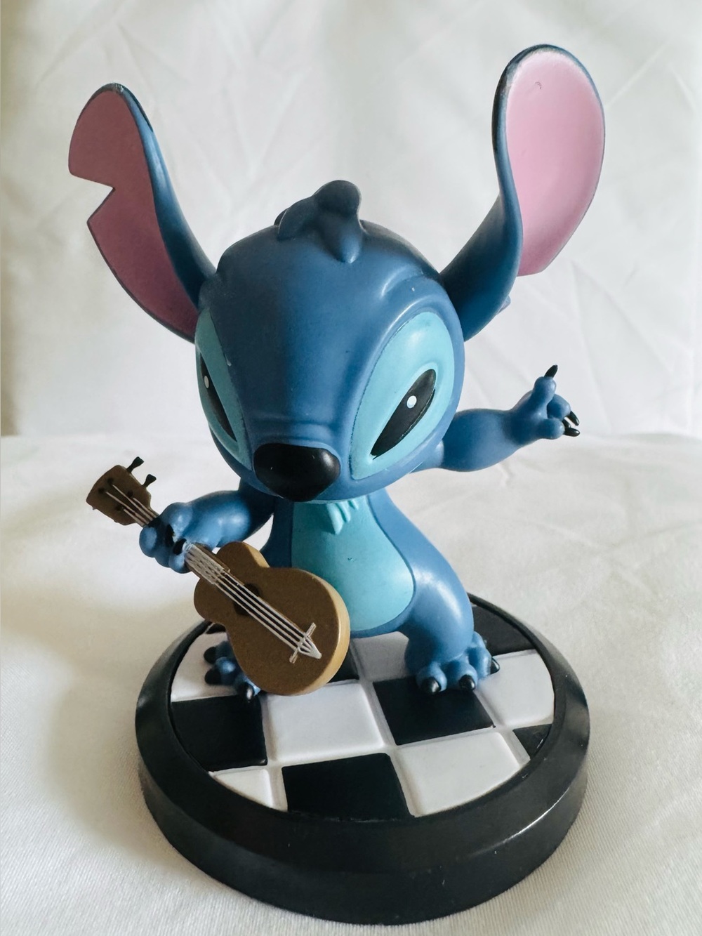 Disney Stitch Guitarist Mini Egg Attack Beast Kingdom MEA-031 Figure